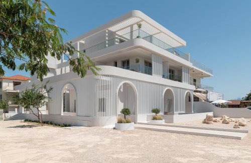 FOS Luxury Suites - Photo 8