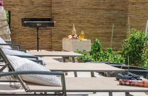 2 Bedroom Amazing Home In Dubravica - Foto 12