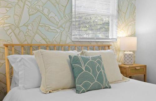 Sunny Palm Cottage W/ Hot Tub + Fire Pit + Grill + 10 to Beach! - Foto 21