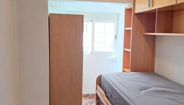 una habitación en un piso compartido - Foto 3