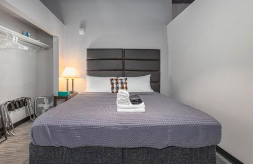 King Bed - Heart of PB - Jaw-Dropping Rooftop and Gym - Foto 23