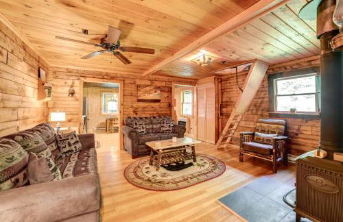 Cardinal Pines Cabin on 8 Acres - Dog Friendly! - Foto 5