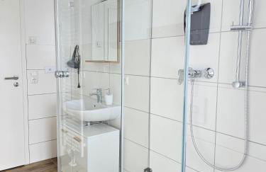 Schöne große Ferienwohnung 79m2 und 2 Bäder, Zentrumnah, 2OG - Foto 9