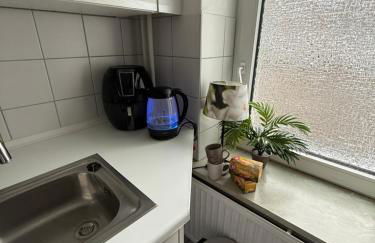 1 Zi Whg an der Universität zu Kiel-City, Alsenstrasse 17, perfekt als Schadenwohnung, eigener Parkplatz, 45 qm, große Wohnküche, , Wlan incl, perfekt möbliert, je 3 Min zur Universitätsklinik zu Kiel, Ostsee, Seebäder, - Foto 13