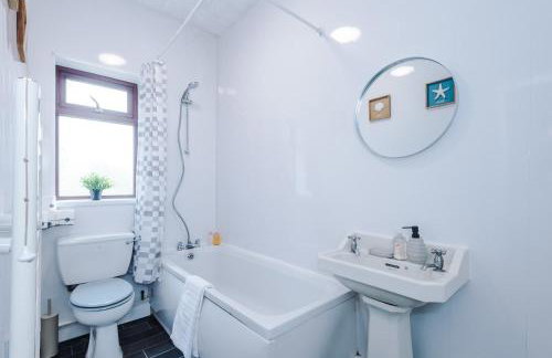 Whitegate House - Photo 17