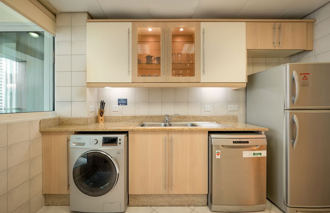 Oaks Liwa Heights Suites - Photo 24