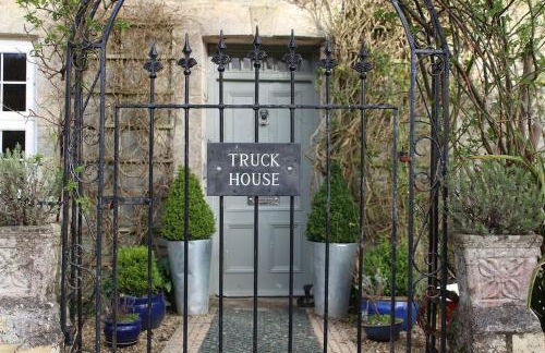 Truck House, Luxury accommodation, pet friendly, Probus - Foto 1