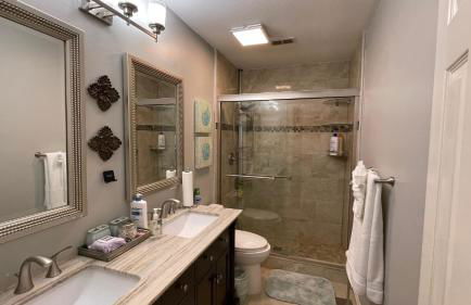 NA - The Park Side Lux Family friendly smart home close to all Dallas Attractions - Foto 26