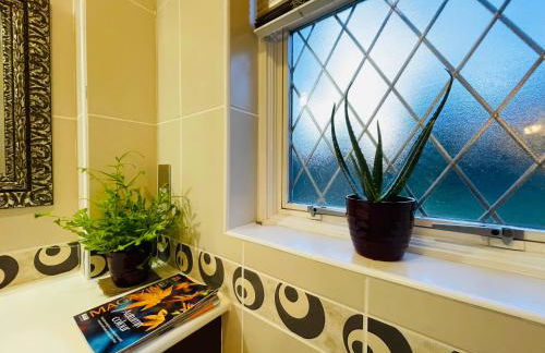 Super King Bed Suite, Executive office, fast WiFi, free parking - Foto 39