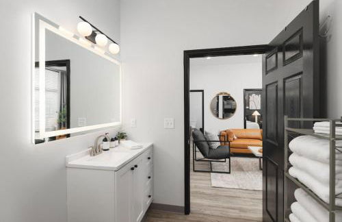 Modern Comfort Condo Only 2 Mile to Downtown Broadway - Foto 39