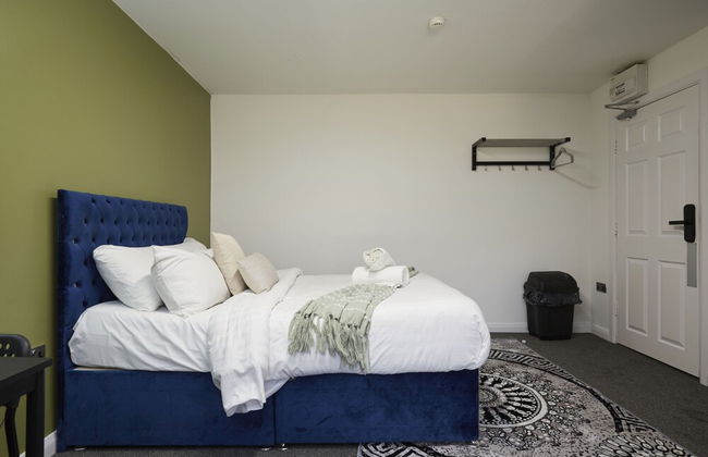 BV Royal Comfy Studiosuite Queensgate Huddersfield - Photo 14