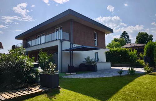 Elegant House near Château de Voltaire - Foto 1