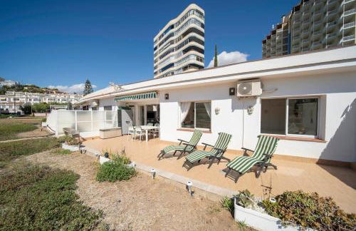 Sun-Drenched, Sea-View Apartment with Giant Patio! - Photo 39