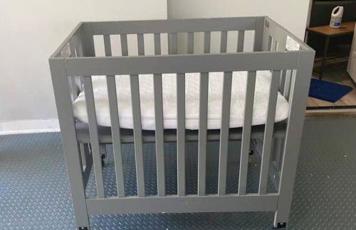 Chic 3BR 2BA Duplex w Serene View BBQ near airport - Foto 34