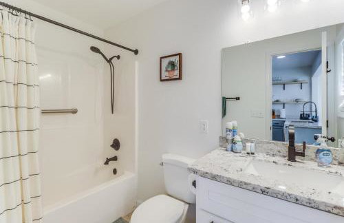 Waterfront Home with Pool by Next Step Property Management - Foto 27