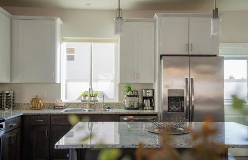 So Zion Painted Desert-4Bed, 3Bath, Hot Tub, Deck - Foto 21