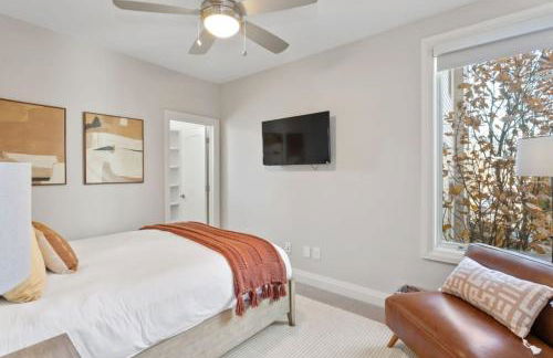 Downtown w Rooftop Deck 4 Bedrooms 3 Baths - Foto 13