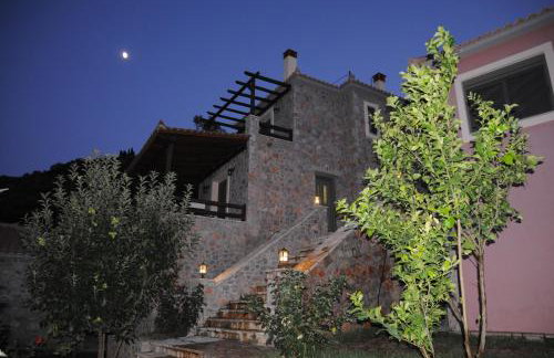 Dio Escapes Houses - Photo 160