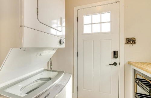 1 Mi to Grand Ave Modern Home with Spacious Yard! - Foto 19