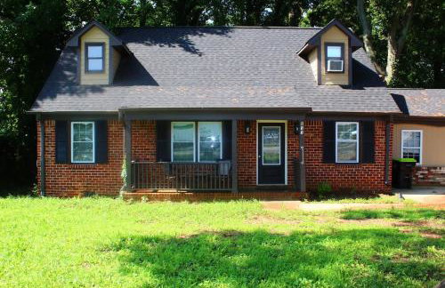 Cozy, Relaxing 4-Bedroom House in Forest Park - Foto 52