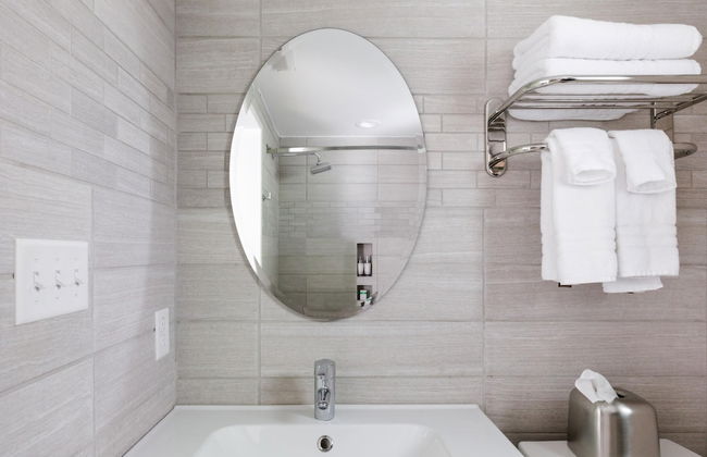 Downton Annie Apartment Four 2 BD 1BA Parking - Foto 18