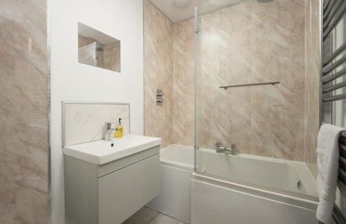 Northumberland Hot Tub Haven for 10 in 5 ensuite bedrooms - Photo 17