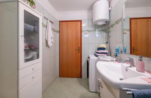 Awesome Home In Barban With Jacuzzi - Foto 26