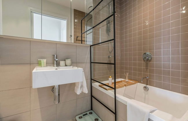 Stunning View 2-bed in Port Melbourne w/ Parking - Foto 17