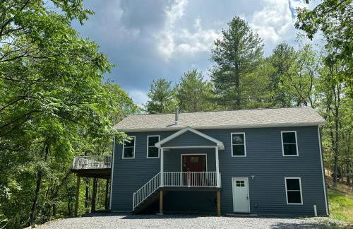 All Decked Up - wifi, view, river access, fire pit, 3 bedrooms, games, family friendly - Foto 47