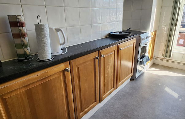 Ashford Cozy Apartment in Town Centre - Photo 4