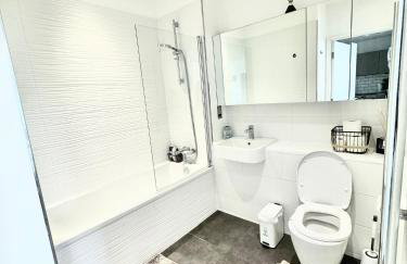 Convenient Contractor & Family Stay - 5 Guests, Pets Welcome, Parking Included! - Photo 56