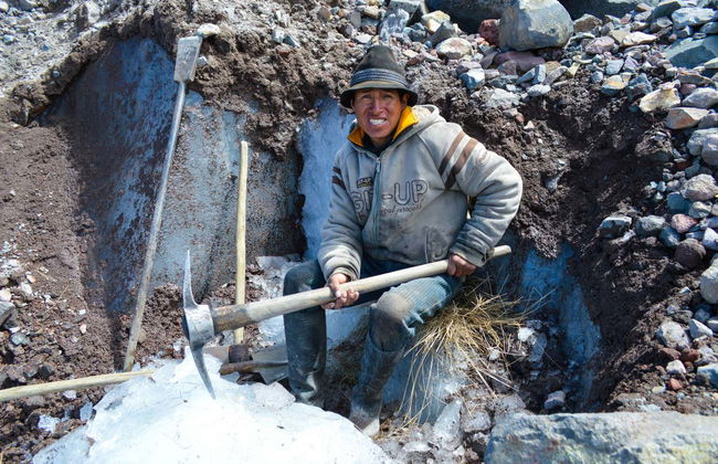 Hiking to the Chimborazo Volcano Ice Mine - Foto 4