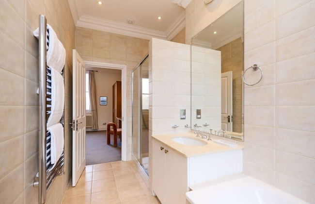 The Hampstead Getaway - Charming 5bdr Home With Conservatory - Foto 14