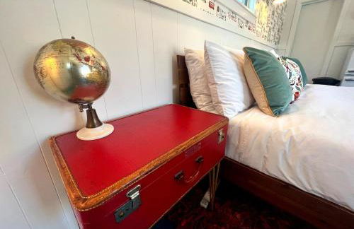 Urban Luxe Retreat l King Bed l Kitchenette - Photo 36