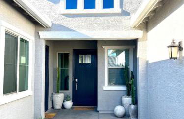 Luxury 1 BR Casita with Private Yard, Garage and WD - Foto 10