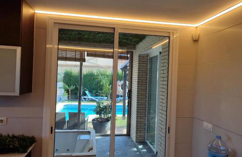 Villa lujosa con spa, piscina y sala de juegos PRIVADOS - Foto 47