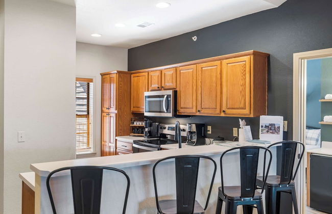 T Time Getaway - Overlooking Golf Views! - Photo 12