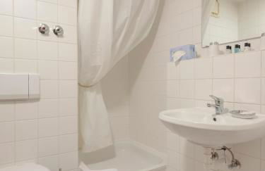 Studio Apartment Berlin Mitte 37m2 - U-Bahn Leopoldplatz by Rooms Berlin - Foto 17