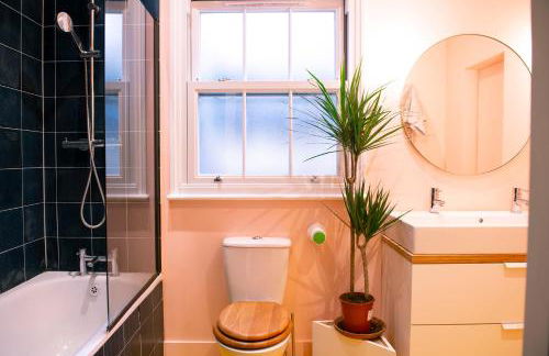 Stunning 3-bedroom townhouse in superb location - Foto 5