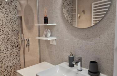 Cozy flat mins walk to Navigli and metro Porta Genova - Foto 9