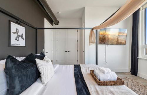 2BR, King Bd, Free Prkn, Gym, NYC View, 8min Train - Foto 43