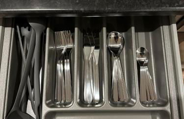 Super-King Bed Studio Apartment in Central Northampton - Photo 21