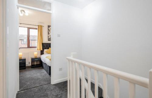 Lovely House in Dagenham / Barking with free parking, WiFi & Garden - Foto 19