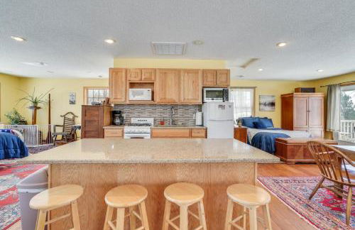 Waterfront Forest Lake Studio with Shared Dock! - Foto 8