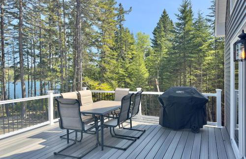 New 2023 Waterfront Home near Acadia with Hot Tub - Foto 42