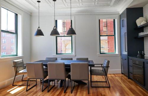 The Docent's Collection - Photo 19