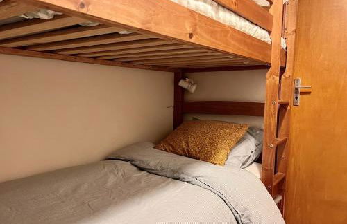 Beautiful studio terrace with Esparron lake view 4 people - Foto 21