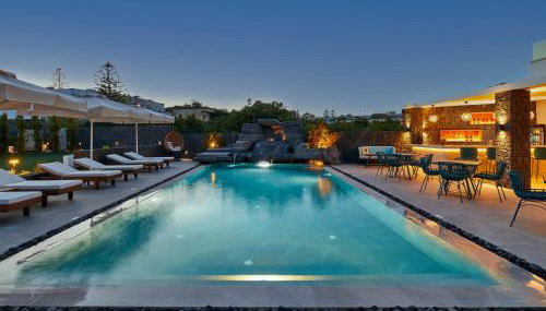 Mountain and Sea Suites - Foto 1, sunbed