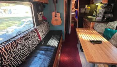 Stay Like a Rock Star Tour Bus in Durham NC - Foto 5