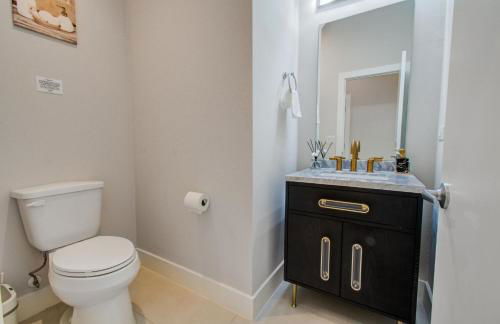 Luxe Family Stay Near NRG Game & Rodeo - Foto 30